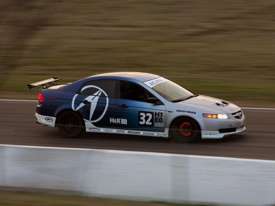  Acura TL Race Car 2004 года  (фото 4 из 6)